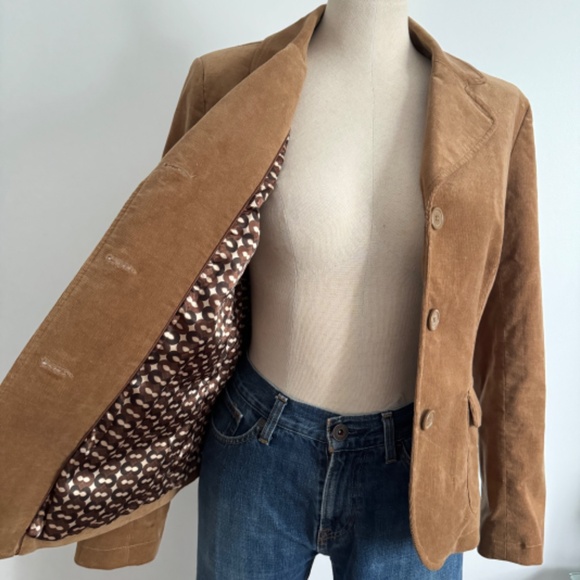 Lady Hathaway - Tan Velvet Blazer - Jacket - Picture 8 of 11